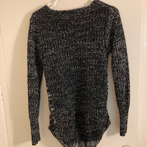 B&W Suzy Shier Sweater - Picture 2 of 7